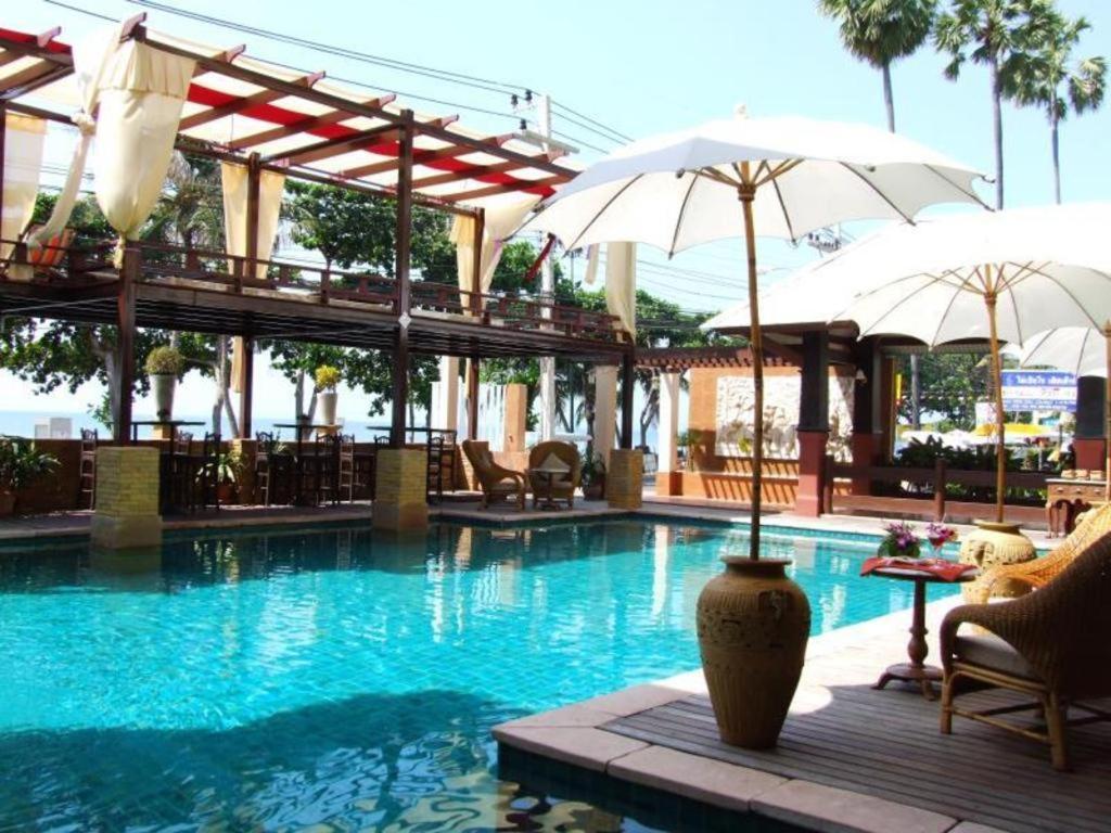 Sarita Chalet & Spa Hotel - Sha Extra Plus Praia de Jomtien Exterior foto