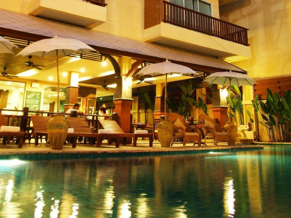 Sarita Chalet & Spa Hotel - Sha Extra Plus Praia de Jomtien Exterior foto