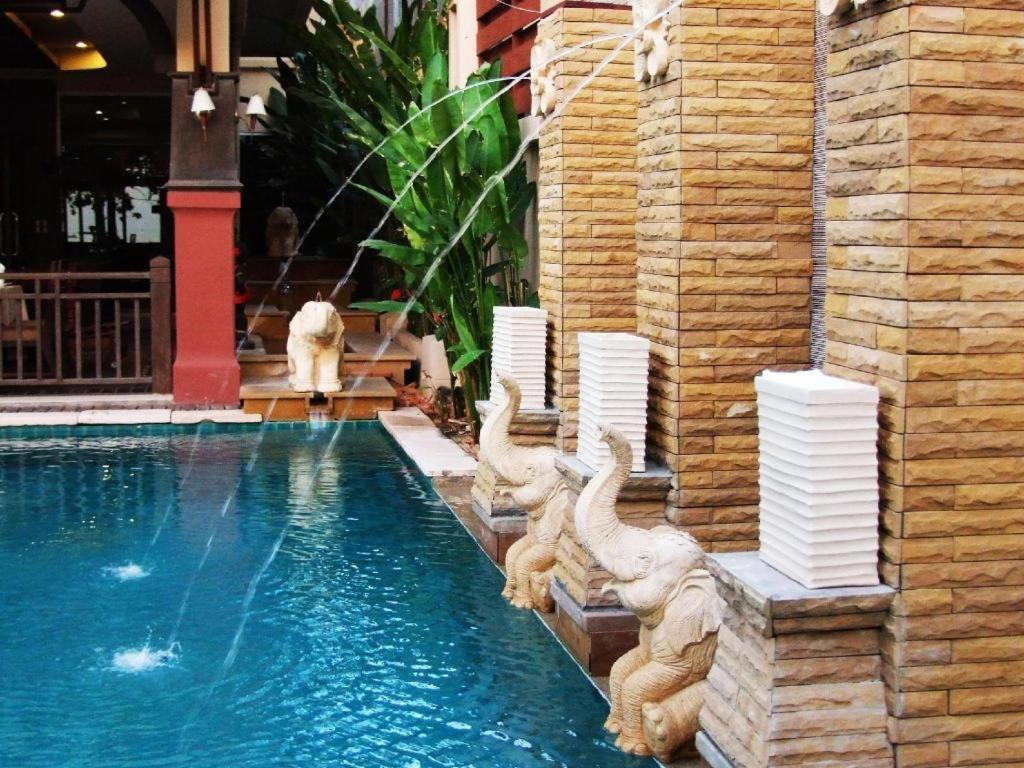 Sarita Chalet & Spa Hotel - Sha Extra Plus Praia de Jomtien Exterior foto