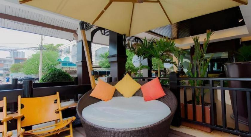 Sarita Chalet & Spa Hotel - Sha Extra Plus Praia de Jomtien Exterior foto