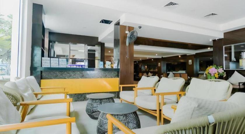 Sarita Chalet & Spa Hotel - Sha Extra Plus Praia de Jomtien Exterior foto